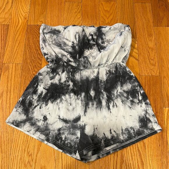 SHEIN Black and White Tie-Dye Romper - Picture 1 of 2